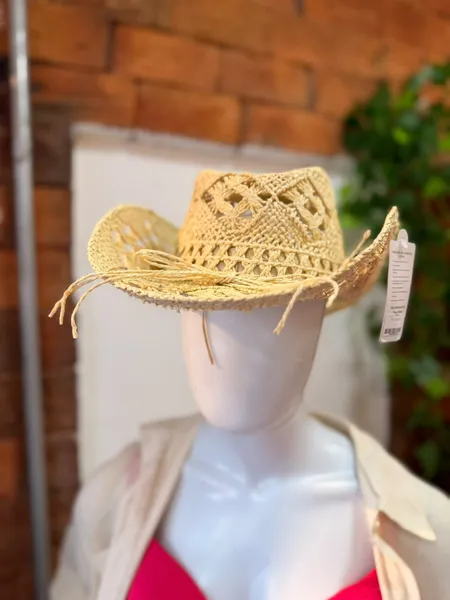 Moda praia 2026: crochê e tons terrosos prometem dominar o verão 