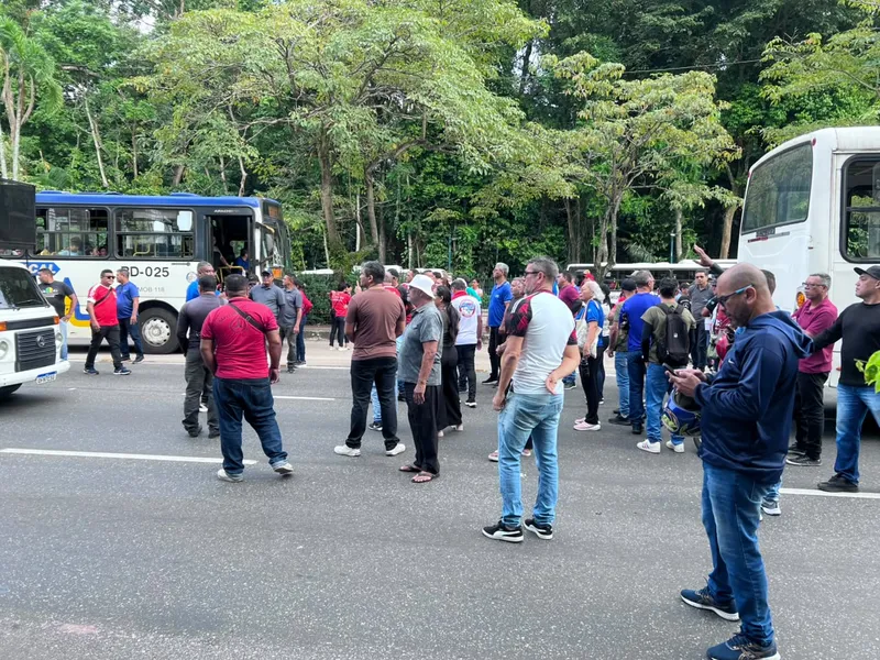 Trânsito é liberado na Almirante Barroso após protesto dos rodoviários