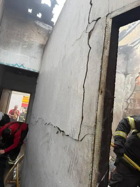 Duas pessoas ficam feridas em incêndio em Belém neste domingo (09/08)