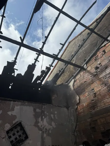 Duas pessoas ficam feridas em incêndio em Belém neste domingo (09/08)