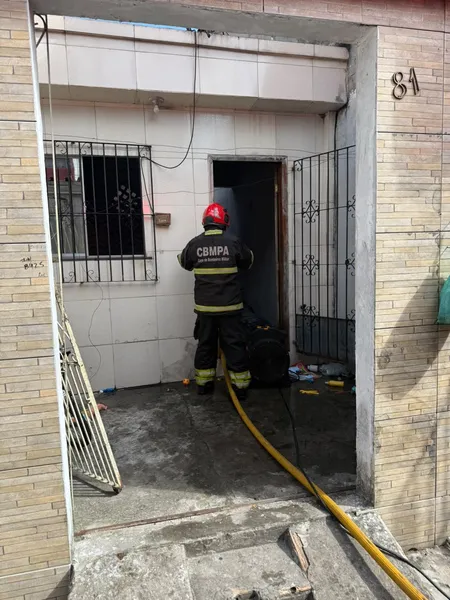 Duas pessoas ficam feridas em incêndio em Belém neste domingo (09/08)