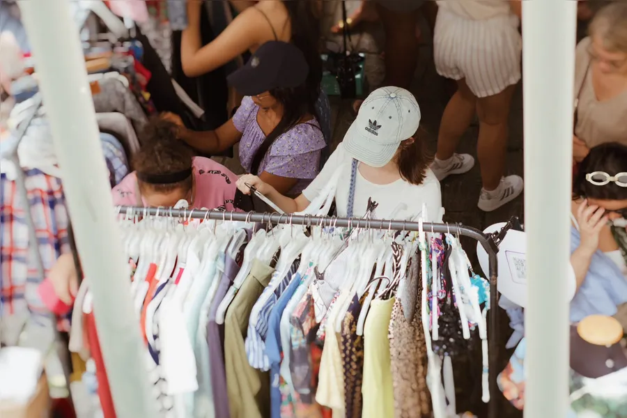 Feira É das Manas reúne brechós e marcas criativas em Belém