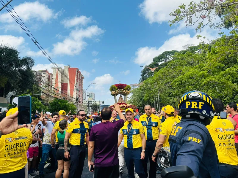 Passagem de Nossa Senhora de Nazaré pela RBA emociona fiéis em Belém