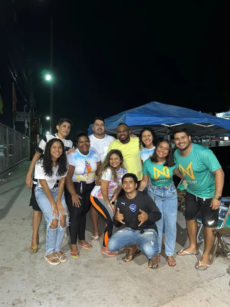 Voluntários levam água, cuidados e fé aos romeiros durante o Círio