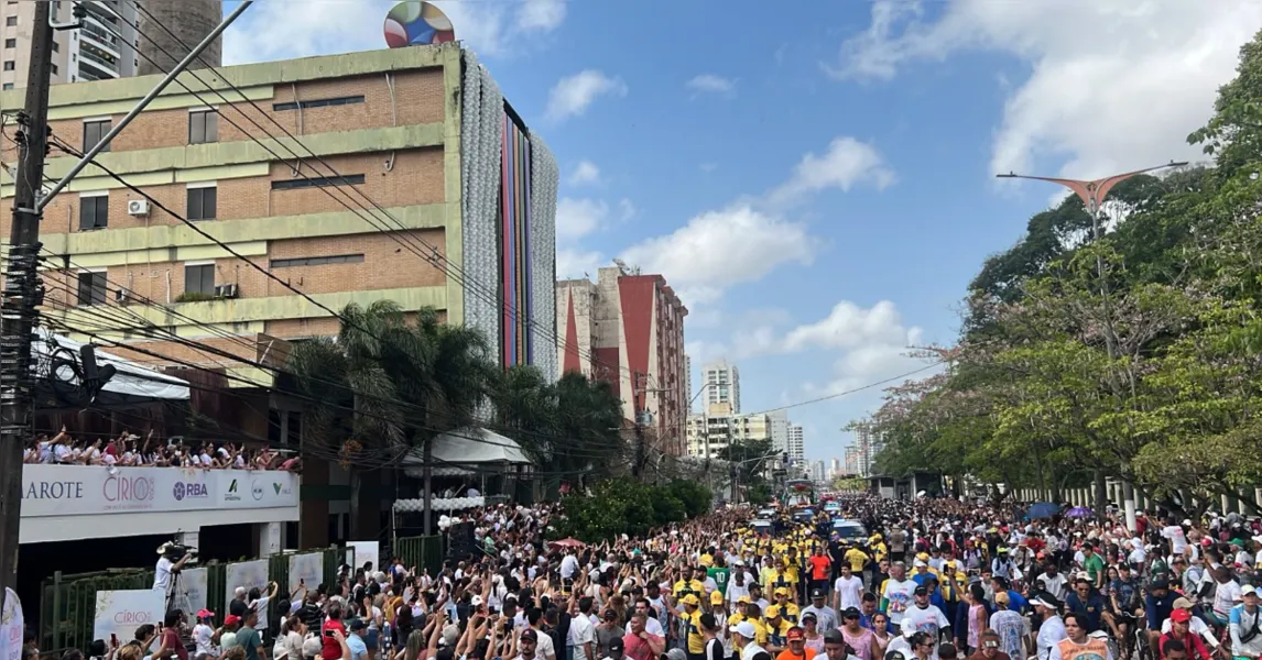 Passagem de Nossa Senhora de Nazaré pela RBA emociona fiéis em Belém