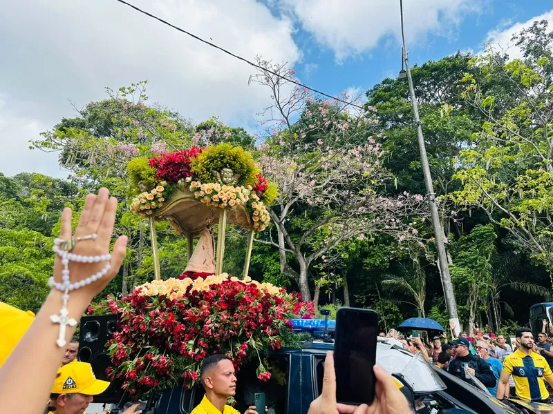 Passagem de Nossa Senhora de Nazaré pela RBA emociona fiéis em Belém