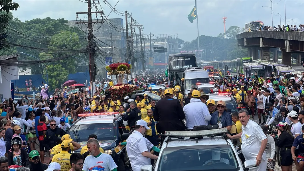 Traslado para Ananindeua e Marituba termina após quase onze horas de procissão