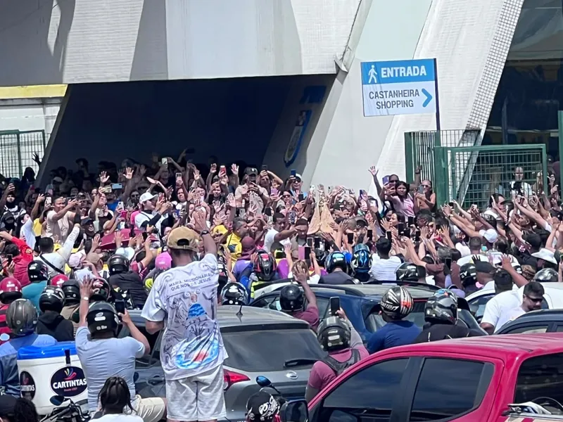 Traslado para Ananindeua e Marituba termina após quase onze horas de procissão