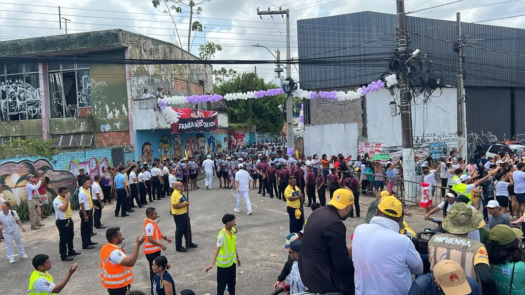 Traslado para Ananindeua e Marituba termina após quase onze horas de procissão
