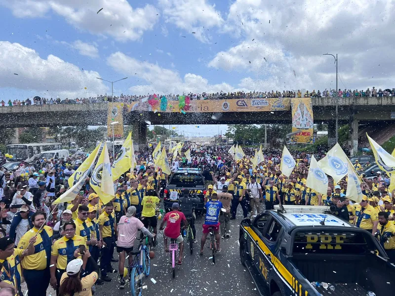 Traslado para Ananindeua e Marituba termina após quase onze horas de procissão