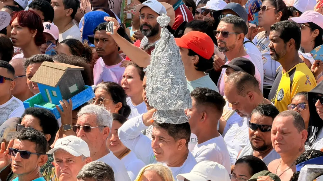 Círio de Nazaré: Imagem Peregrina chega à Basílica após cinco horas de procissão