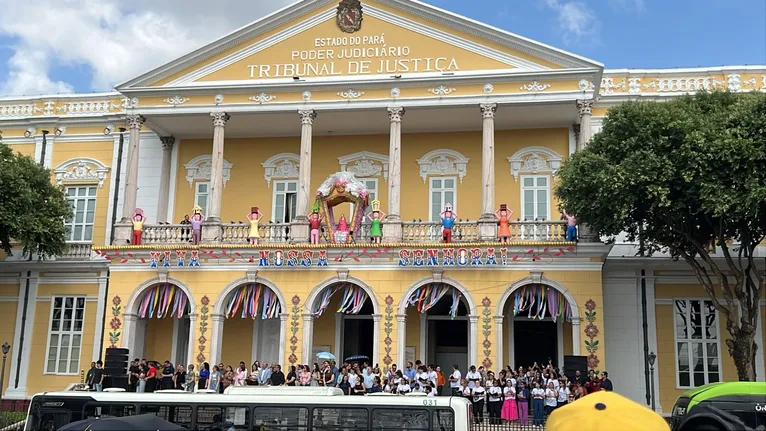 Traslado para Ananindeua e Marituba termina após quase onze horas de procissão