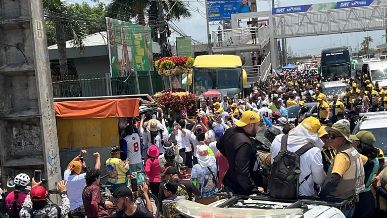 Traslado para Ananindeua e Marituba termina após quase onze horas de procissão