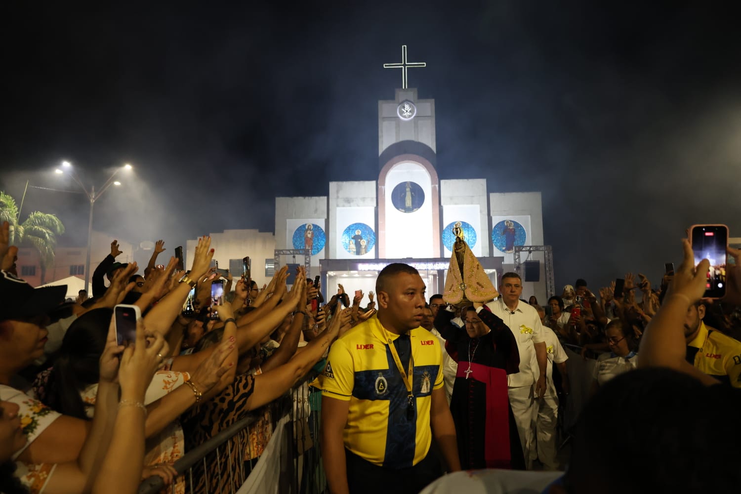 
        
            Veja a galeria de fotos da Romaria Rodoviária do Círio 2026
        
    