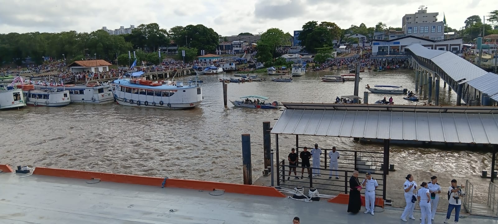 
        
            Veja a galeria de fotos do Círio Fluvial 2026
        
    