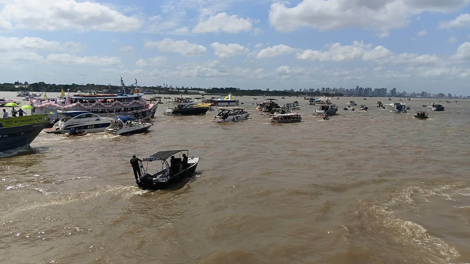
        
            Veja a galeria de fotos do Círio Fluvial 2026
        
    