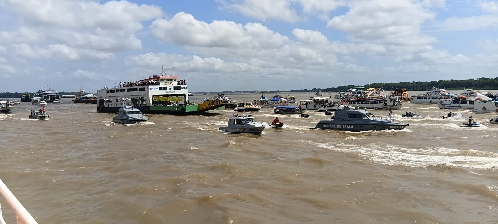 
        
            Veja a galeria de fotos do Círio Fluvial 2026
        
    