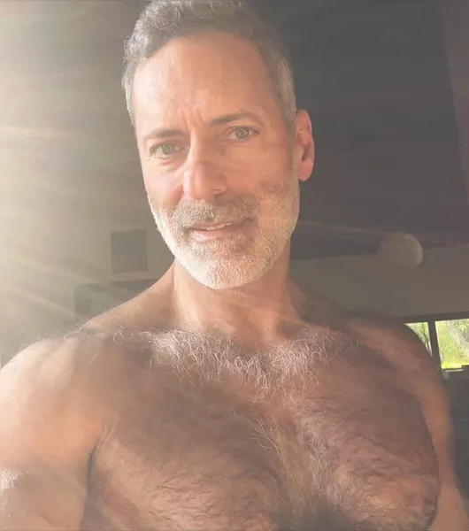 Ator de 'Chocolate com Pimenta' viraliza por físico sarado