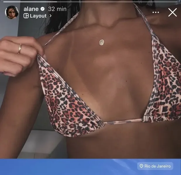 FOTOS: Alane Dias chama atenção ao exibir marquinha de biquíni
