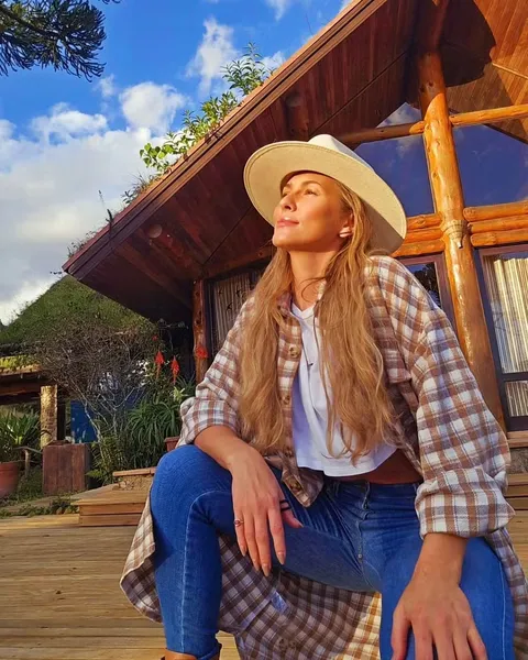 Lívia Andrade e ex disputam hotel de luxo em Santa Catarina. Veja fotos!