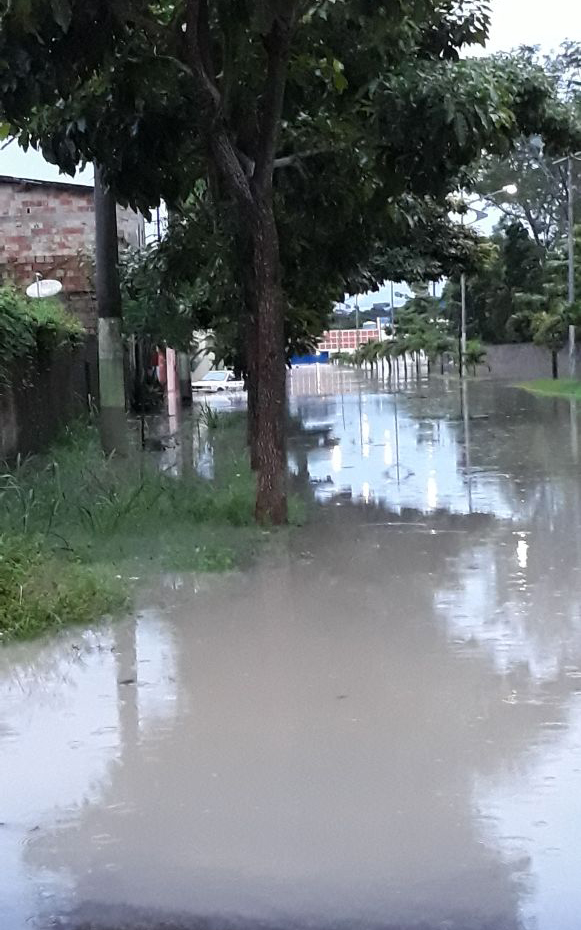 
        
            Chuva forte causa alagamentos em vários pontos de Paragominas
        
    