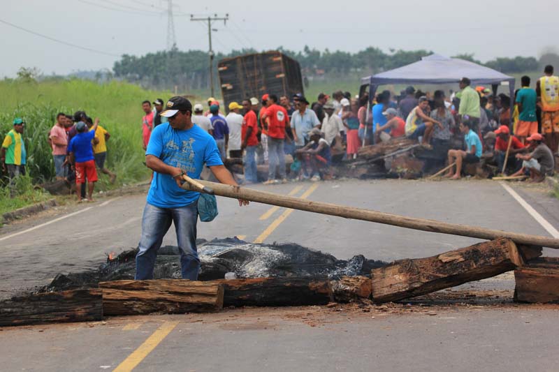 
        
            MST libera o trânsito na rodovia BR-155, em Marabá
        
    