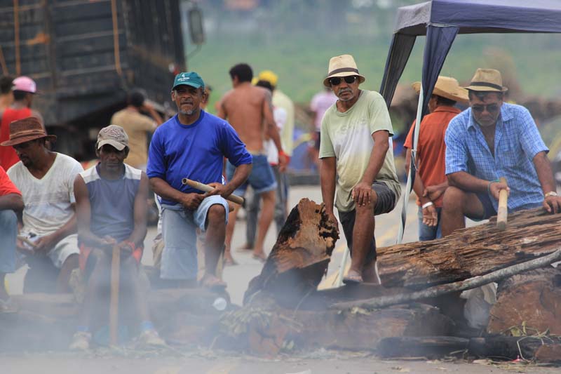 
        
            MST libera o trânsito na rodovia BR-155, em Marabá
        
    