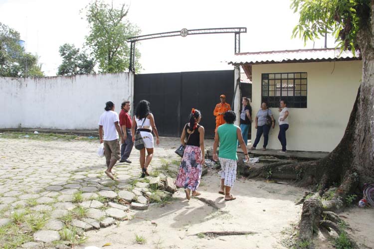 
        
            Após negociação, termina rebelião no PEM I
        
    