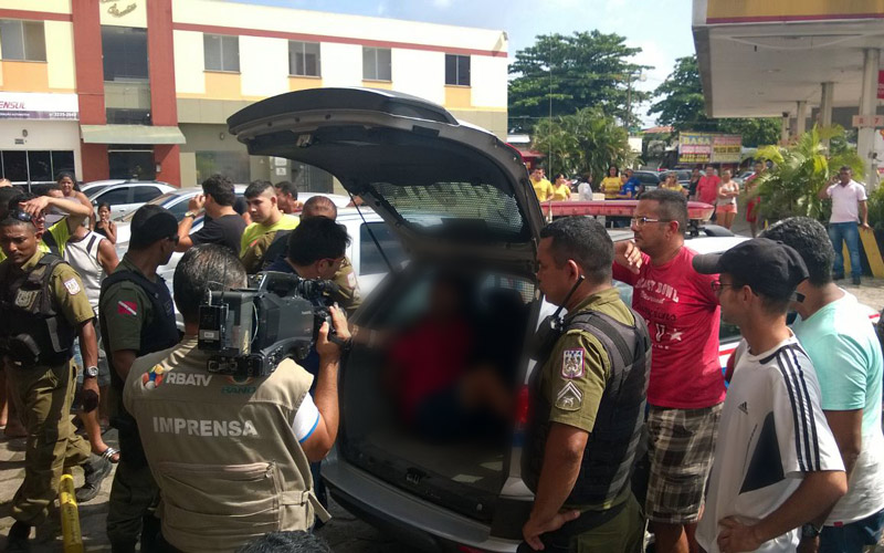 
        
            Adolescentes fazem assaltos e reféns em Ananindeua
        
    