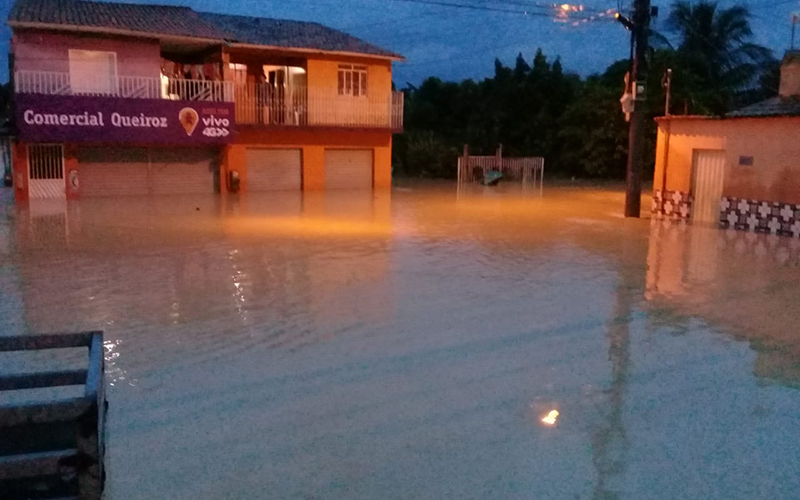 
        
            Chuva forte causa alagamentos em vários pontos de Paragominas
        
    