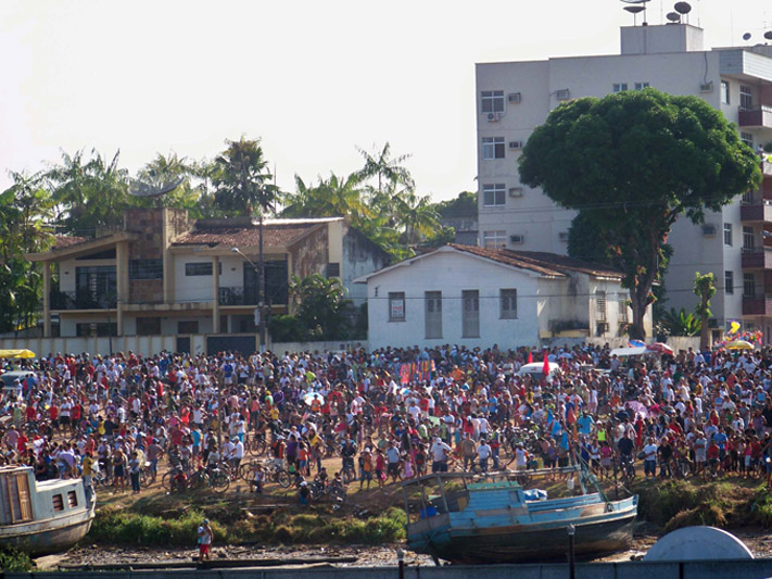 
        
            Romaria Fluvial abençoa as águas do Guajará
        
    
