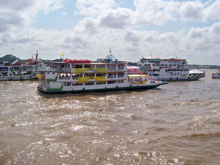 
        
            Romaria Fluvial abençoa as águas do Guajará
        
    