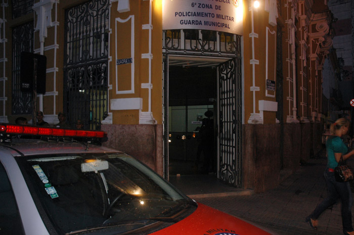 
        
            Polícia captura mais 4 assaltantes de edifício
        
    