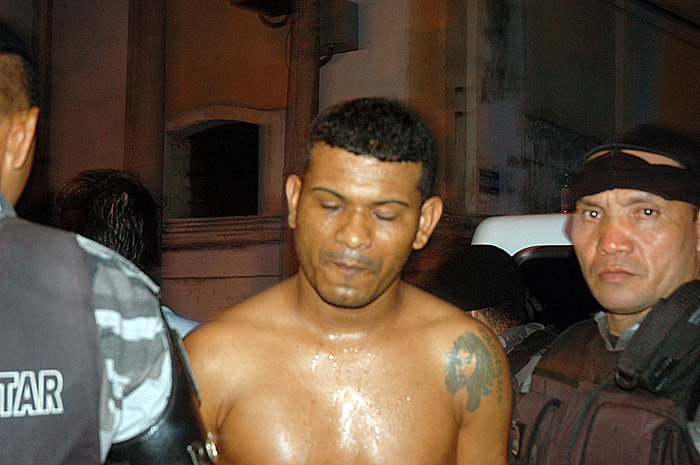 
        
            Polícia captura mais 4 assaltantes de edifício
        
    