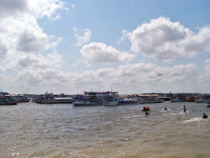 
        
            Romaria Fluvial abençoa as águas do Guajará
        
    