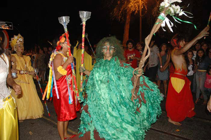 
        
            Auto do Círio festeja a Santa nas ruas de Belém
        
    