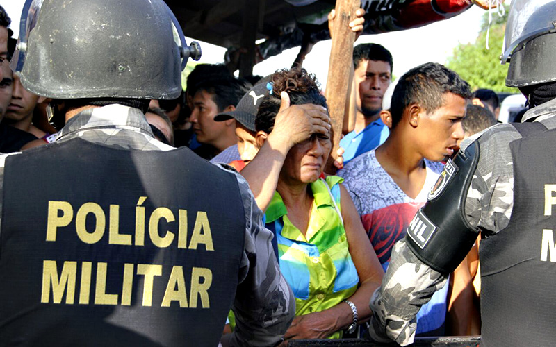 
        
            Manifestantes incendeiam coletivos na Mário Covas
        
    