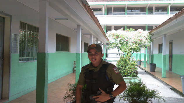 
        
            Briga de alunas termina na delegacia do Marco
        
    