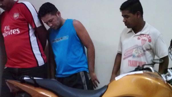 
        
            Polícia prende quadrilha que clonava motos
        
    