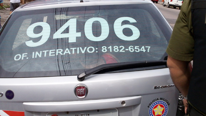 
        
            Após briga, homem é jogado em cima de laje
        
    