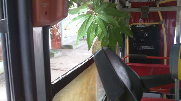 
        
            Dois ônibus colidem na Cremação
        
    