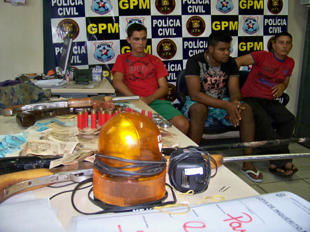 
        
            Investigação desmancha quadrilha em Muaná
        
    