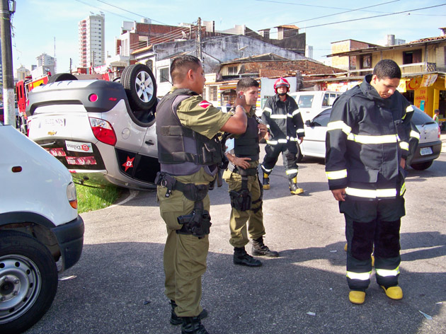 
        
            Acidente deixa duas feridas no Umarizal
        
    