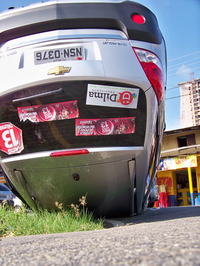 
        
            Acidente deixa duas feridas no Umarizal
        
    