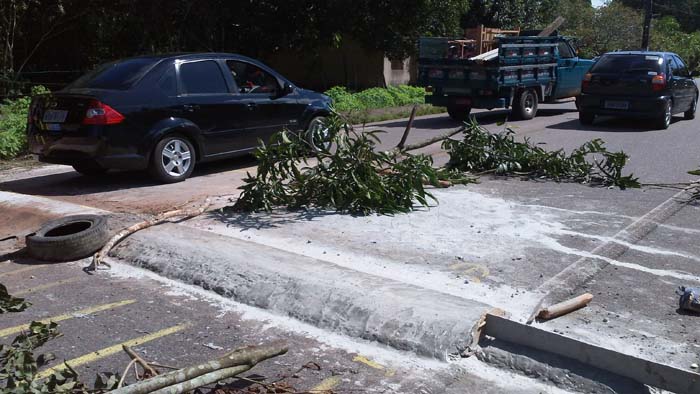 
        
            Motoristas reclamam de lombadas na PA-136
        
    