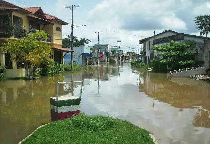 
        
            Moradores de Almeirim sofrem com alagamentos
        
    