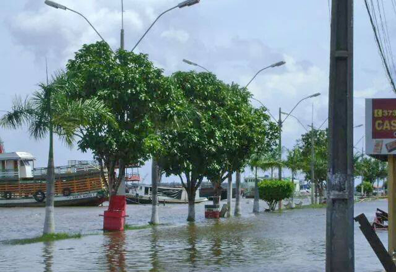 
        
            Moradores de Almeirim sofrem com alagamentos
        
    