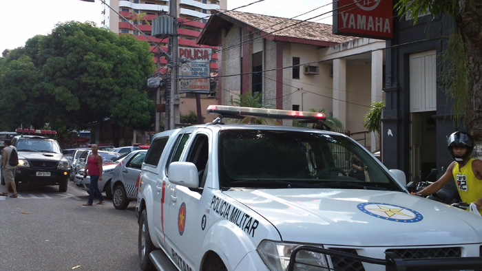 
        
            Presos tentam fugir e fazem refém em São Brás
        
    