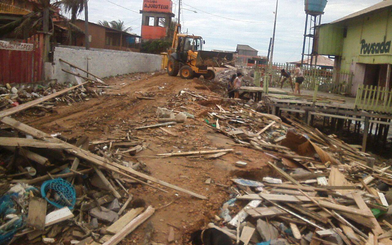 
        
        
            Maré alta causa destruição em Ajuruteua
        
    