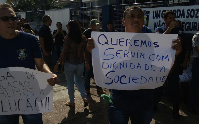 
        
            Em protesto, guardas municipais denunciam descaso 
        
    